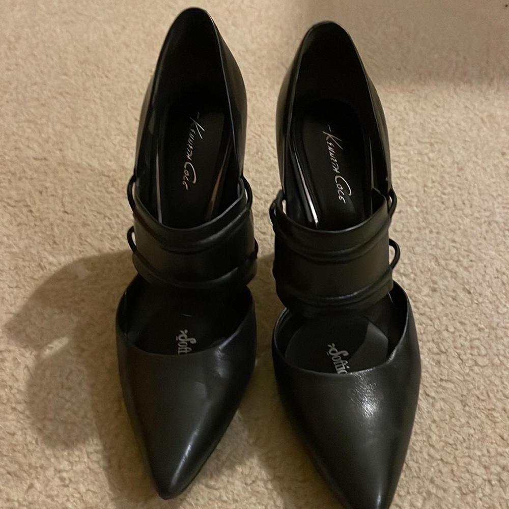 Kenneth Cole water black pump